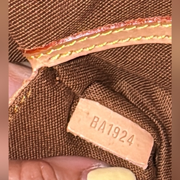 EUC Louis Vuitton Alma PM w/ Dust Bag & COA - Picture 12 of 17